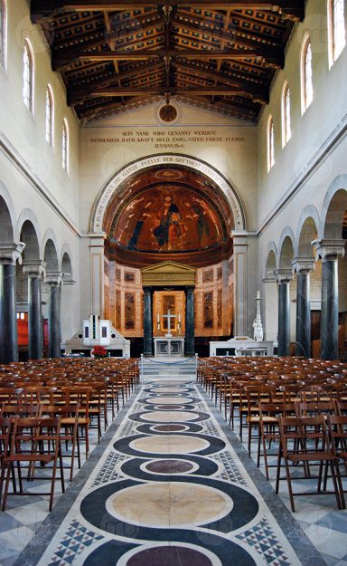 Potsdam, Friedenskirche Innenraum, Blick zum Altar
